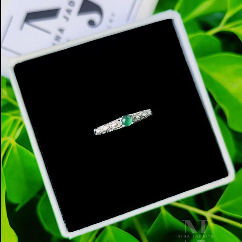 Lục Phỉ Thúy Thanh Lịch