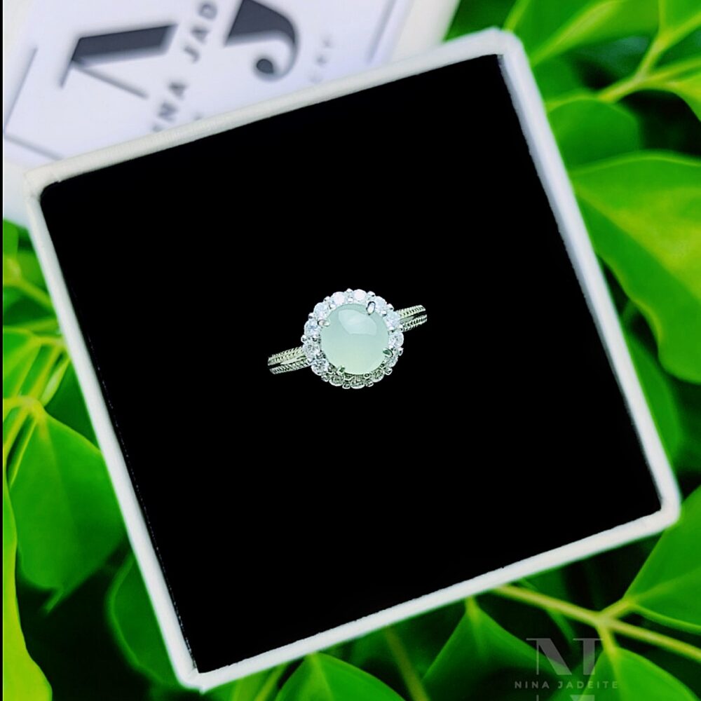 Thu Hương Tình Phỉ Thúy Quý Phái
