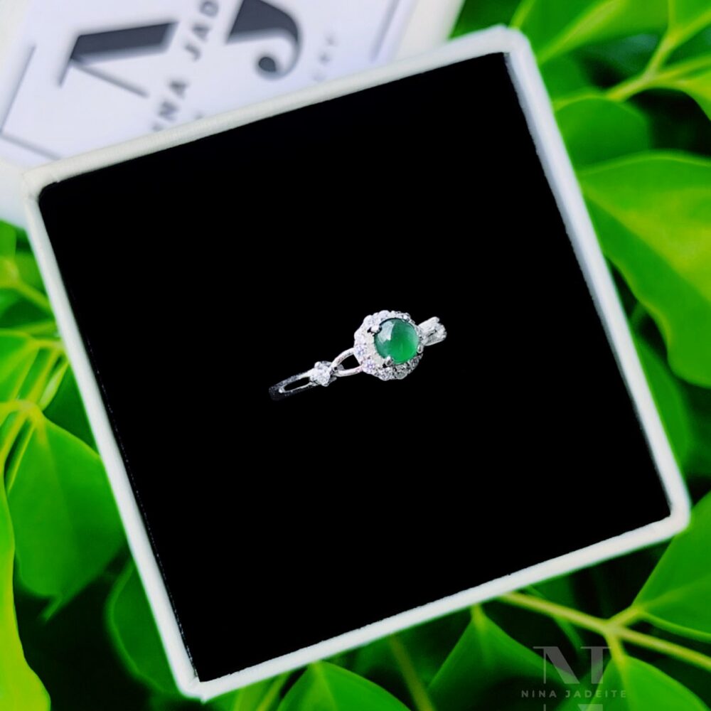 Lục Ngọc Quý Phái Thanh Lịch